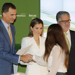 Los Reyes de España entregando las 'Becas y Ayudas de la Investigación' de la Fundación Iberdrola