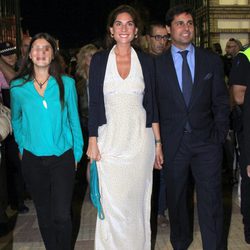 Fran Rivera, Lourdes Montes y Cayetana Rivera en el pregón de la Feria de Almonte