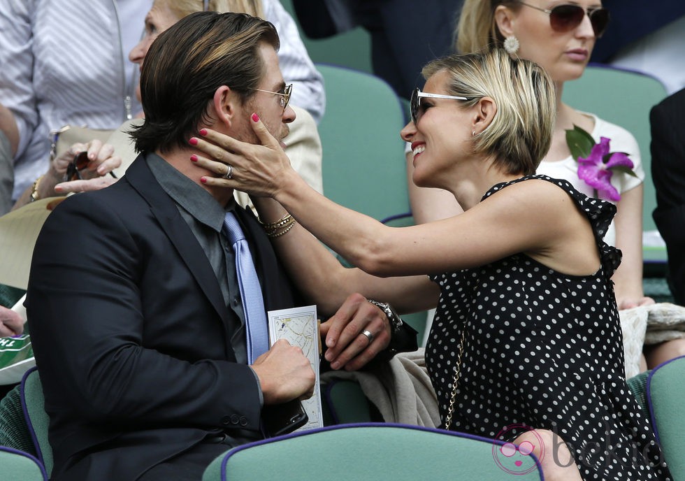 Elsa Pataky y Chris Hemsworth en la final de Wimbledon 2014