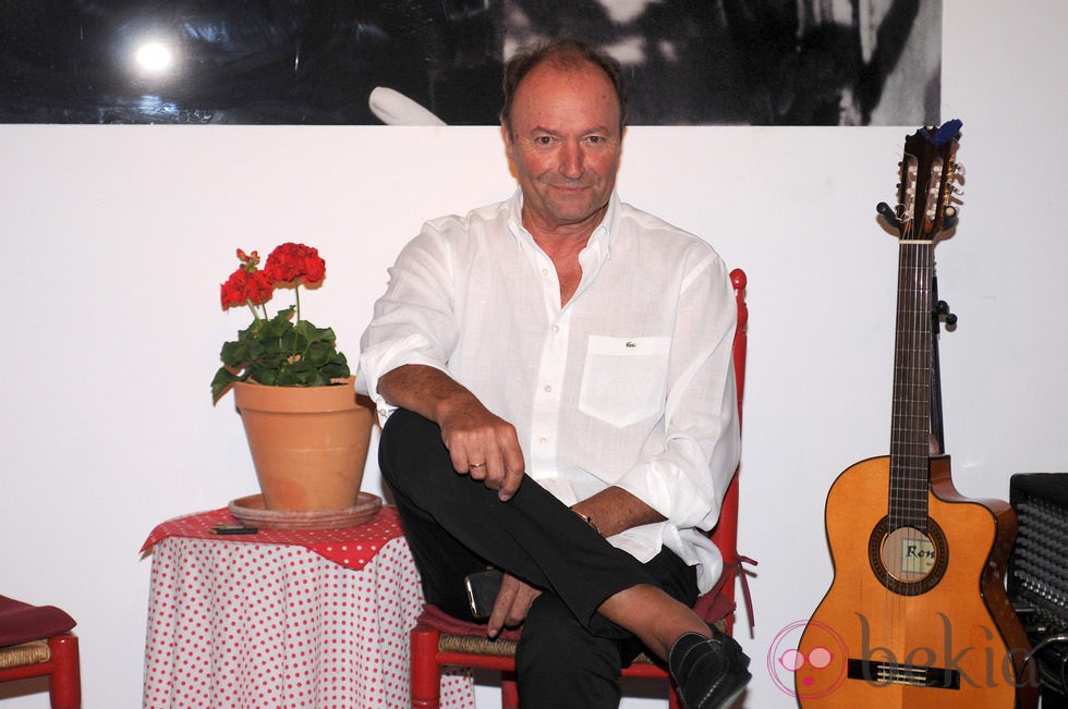 Amador Mohedano durante la inauguración de la taberna La Kedá de Chipiona