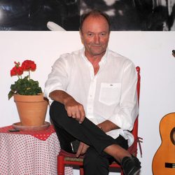 Amador Mohedano durante la inauguración de la taberna La Kedá de Chipiona