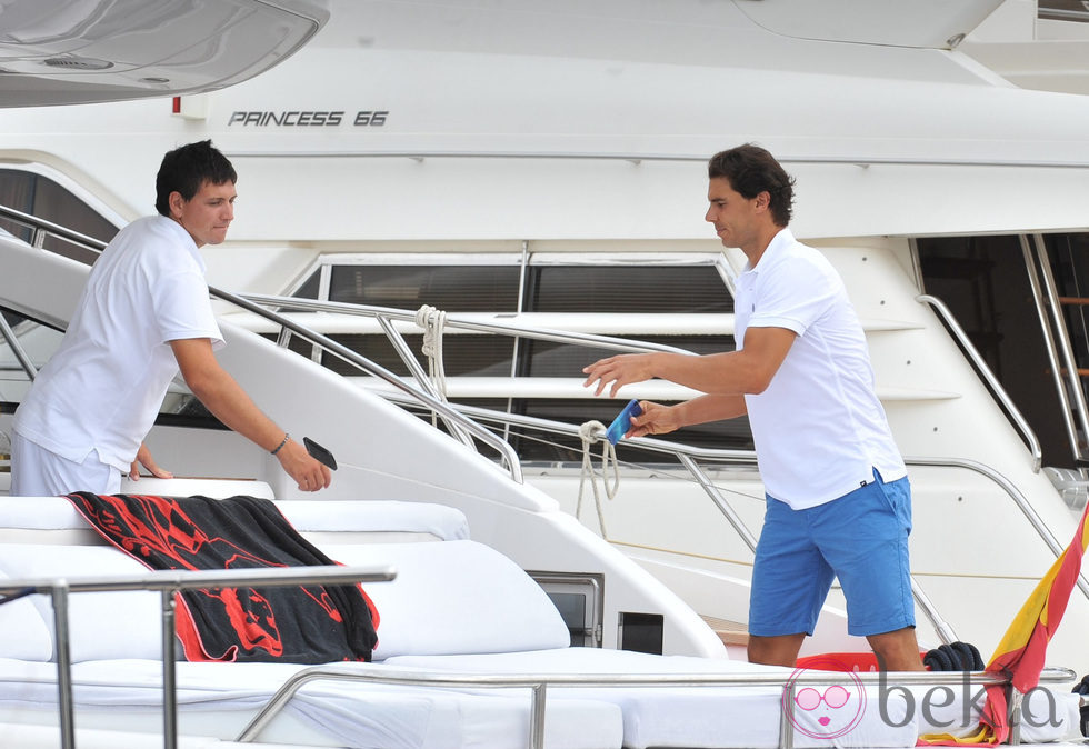 Rafa Nadal a bordo de un yate en aguas de Ibiza