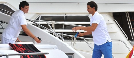 Rafa Nadal a bordo de un yate en aguas de Ibiza