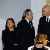 Florentino Pérez en la capilla ardiente de Alfredo Di Stéfano en el palco de honor del Santiago Bernabéu