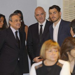 Iker Casillas y Florentino Pérez en la capilla ardiente de Alfredo Di Stéfano en el palco de honor del Santiago Bernabéu