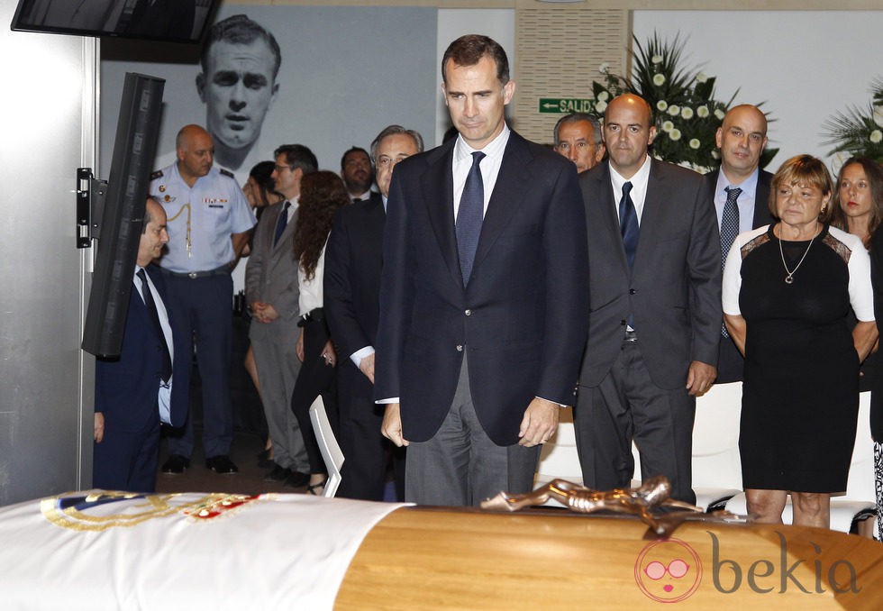 El Rey Felipe en la capilla ardiente de Alfredo Di Stéfano en el palco de honor del Santiago Bernabéu