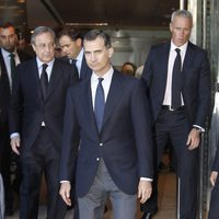 Felipe VI en la capilla ardiente de Alfredo Di Stéfano en el palco de honor del Santiago Bernabéu