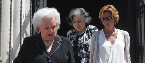 La Infanta Pilar y Simoneta Gómez Acebo en el funeral de Crista de Baviera