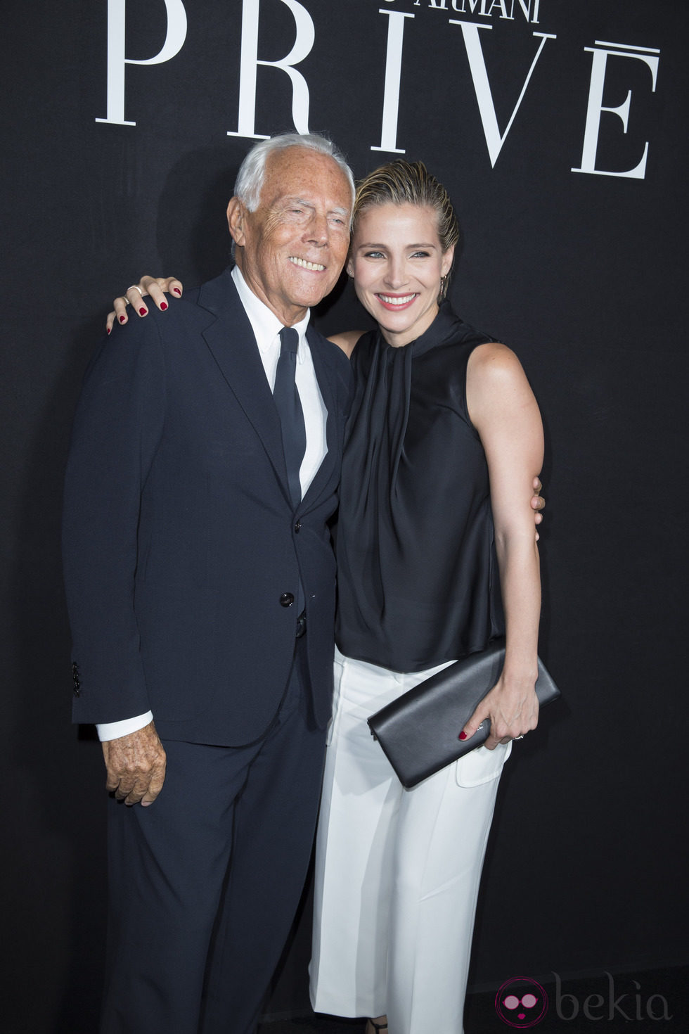 Elsa Pataky y Giorgio Armani en el desfile de Giorgio Armani de la Semana de la Alta Costura de París otoño/invierno 2014