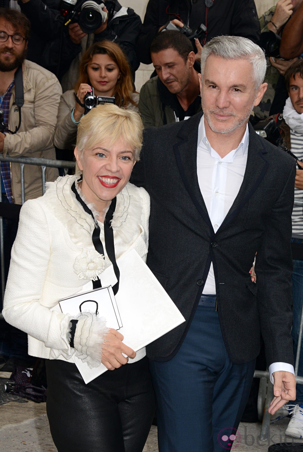 Baz Luhrmann y Catherine Martin en el desfile de Chanel de la Semana de la Alta Costura de París otoño/invierno 2014