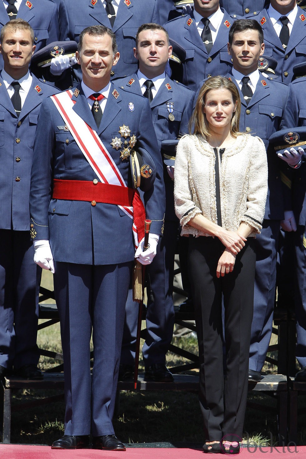 Los Reyes Felipe y Letizia en la entrega de despachos a los nuevos suboficiales del Ejército del Aire