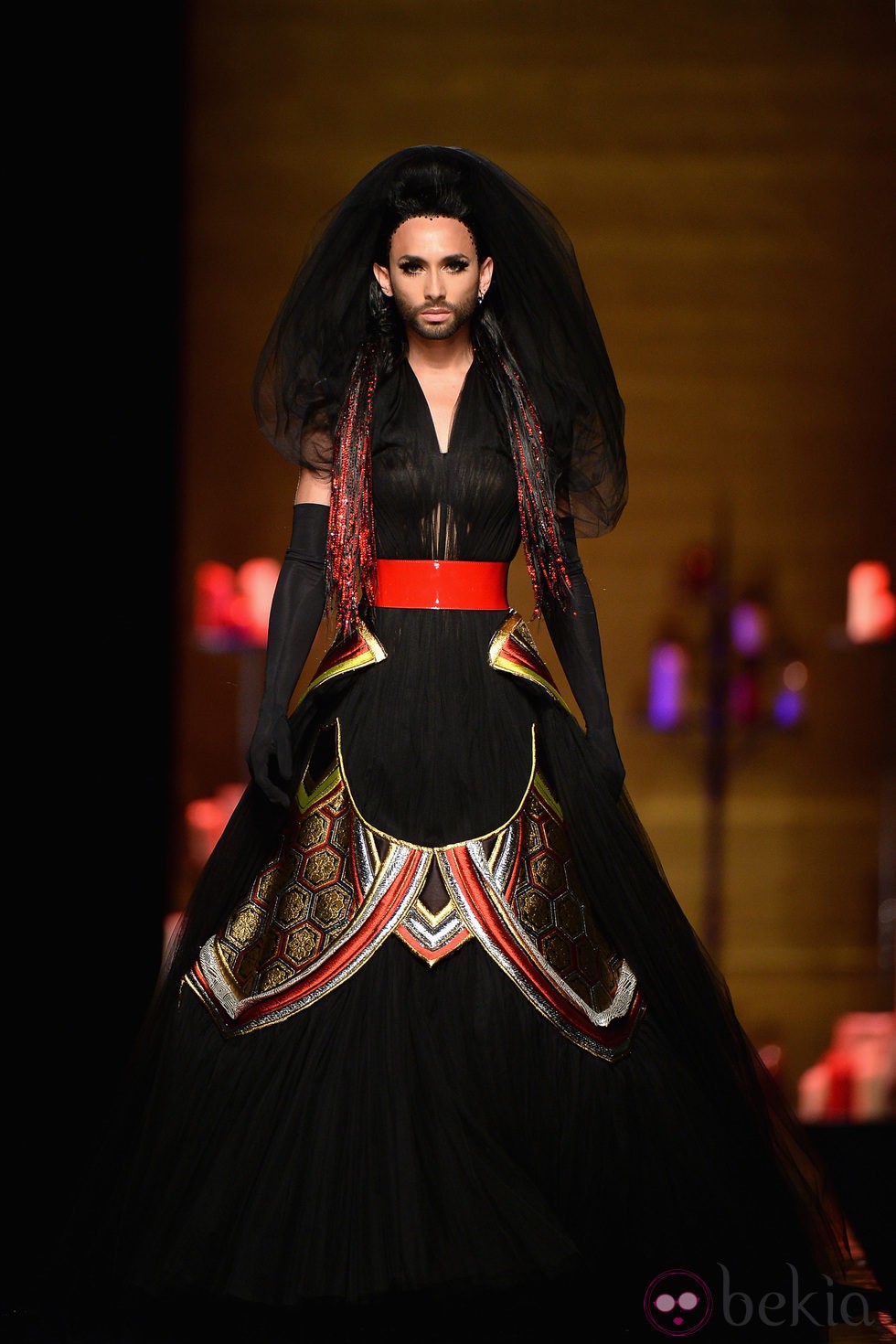 Conchita Wurst desfila para Jean Paul Gaultier en la Semana de la Alta Costura de París