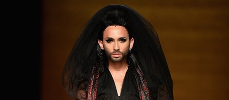 Conchita Wurst desfila para Jean Paul Gaultier en la Semana de la Alta Costura de París