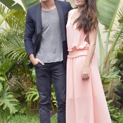 Mario Casas y Adriana Ugarte en la presentación del rodaje de 'Palmeras en la nieve'