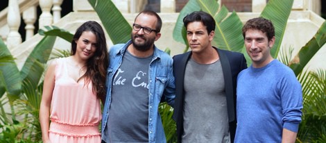 Fernando González Molina, Mario Casas y Adriana Ugarte en la presentación del rodaje de 'Palmeras en la nieve'