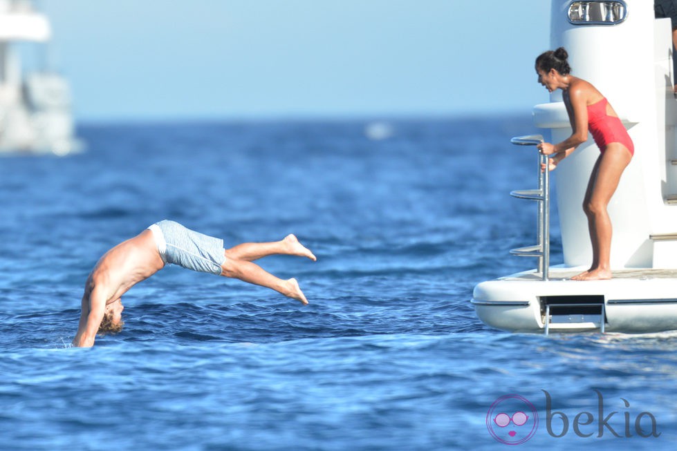 Simon Baker de vacaciones en Saint Tropez