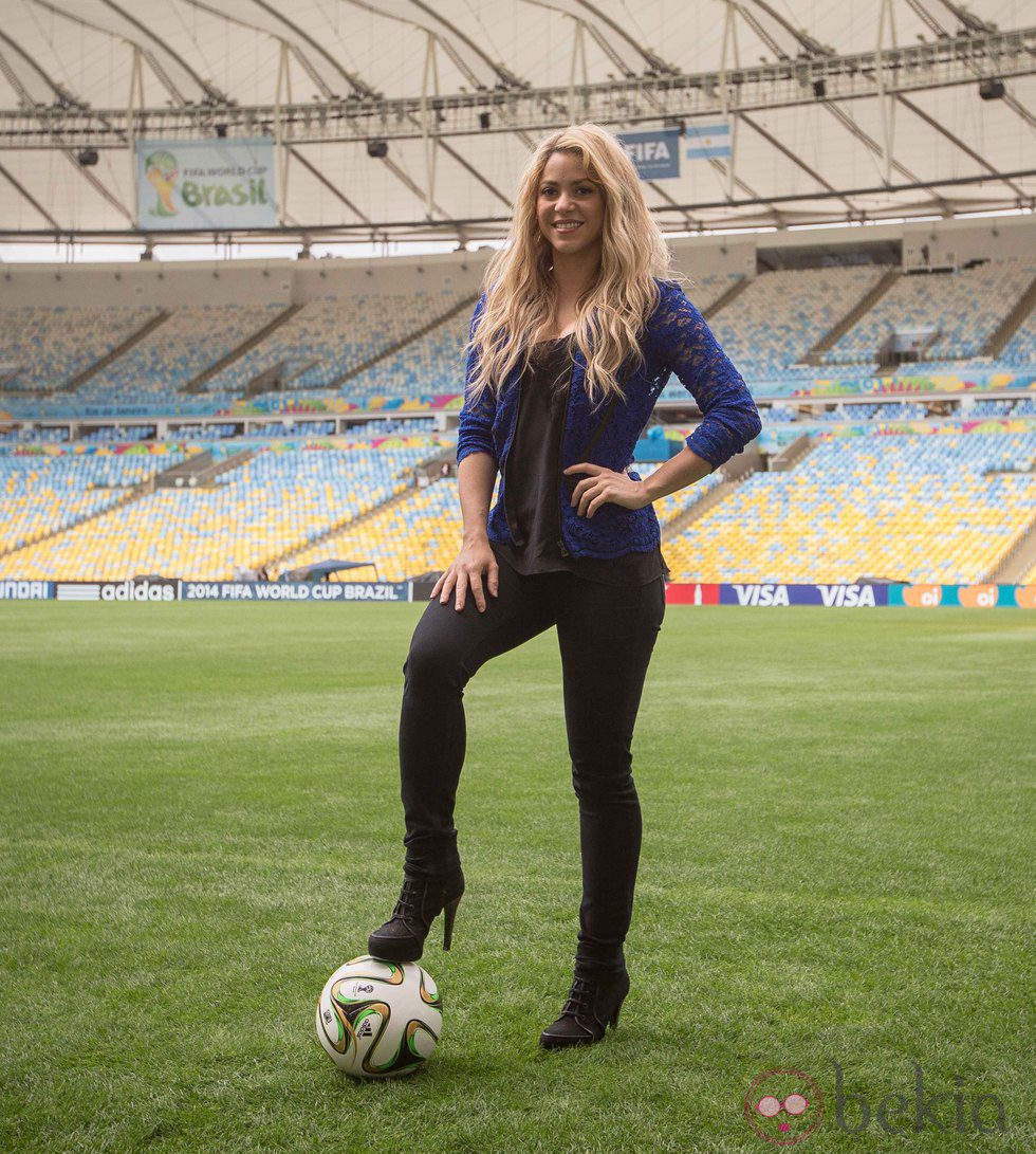 Shakira en el Estadio de Maracaná presentando la clausura del Mundial 2014