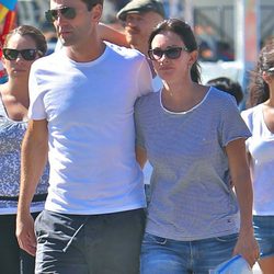 Courteney Cox y Johnny McDaid en el parque de atracciones Six Flags Magic Mountain