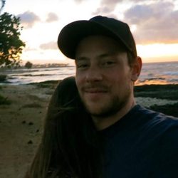 Cory Monteith y Lea Michele en una paradisíaca playa