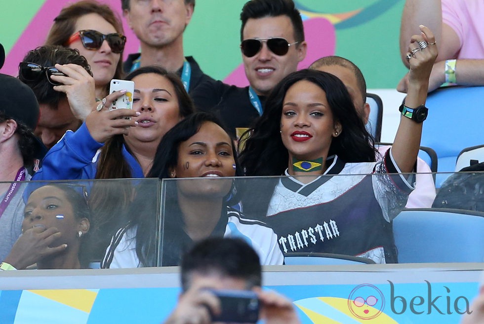 Rihanna en la final del Mundial 2014