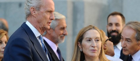 Ana Pastor y Pedro Morenés en el funeral de Victoriano Pastor