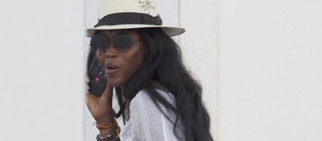 Naomi Campbell paseando por Ibiza