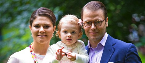 La Princesa Victoria de Suecia, la Princesa Estela y el Príncipe Daniel en el 37 cumpleaños de la Princesa Heredera