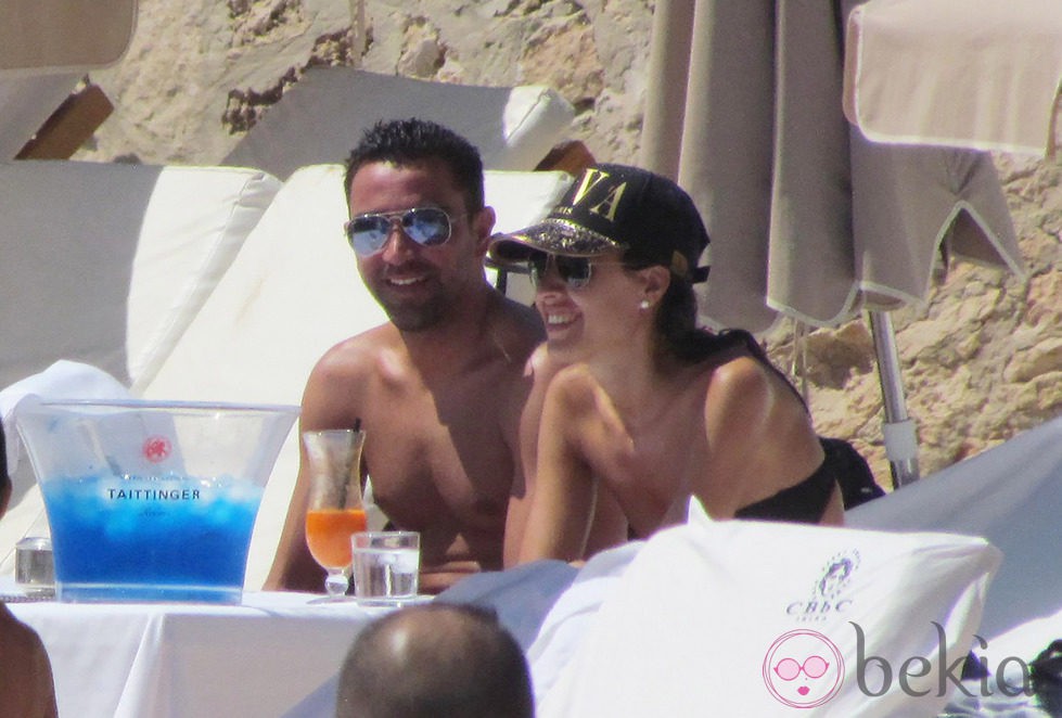 Xavi Hernández y Nuria Cunillera celebran en Ibiza en su primer aniversario de boda