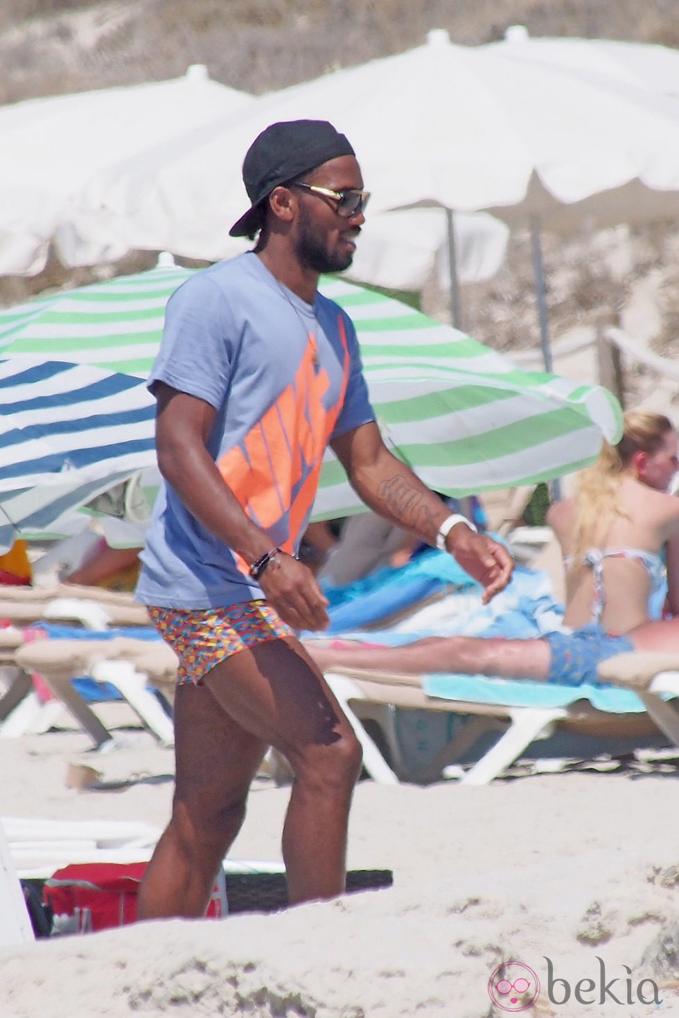 Didier Drogba en una playa de Formentera