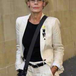 Rosa Valenty en el funeral de Carmen Hornillos