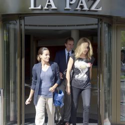 Alessandro Lequio, María Palacios y Belén Rodríguez en la capilla ardiente de la madre de Ana Rosa Quintana