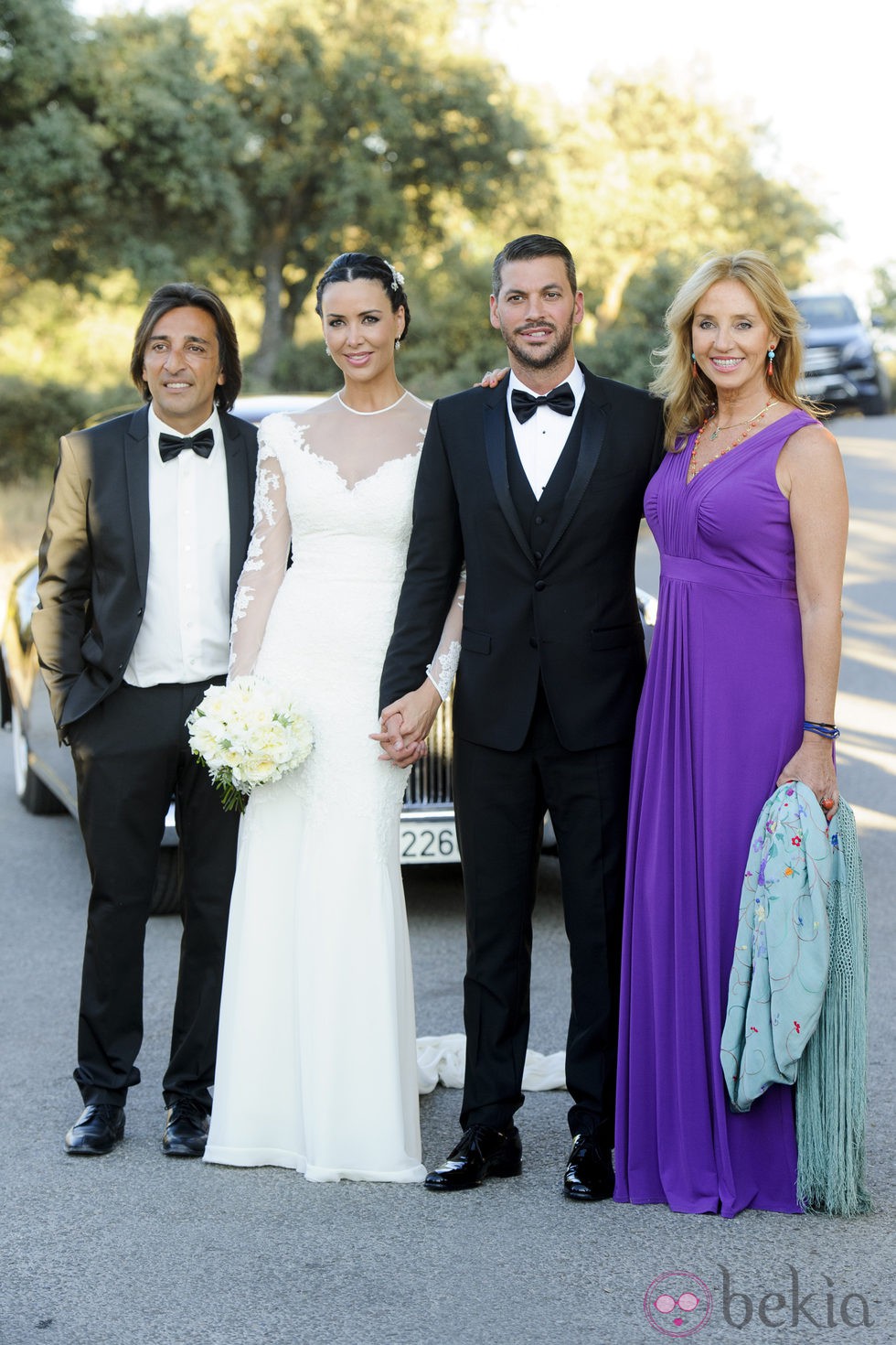 René Ramos y Vania Millán en su boda junto a Antonio Carmona y Mariola Orellana