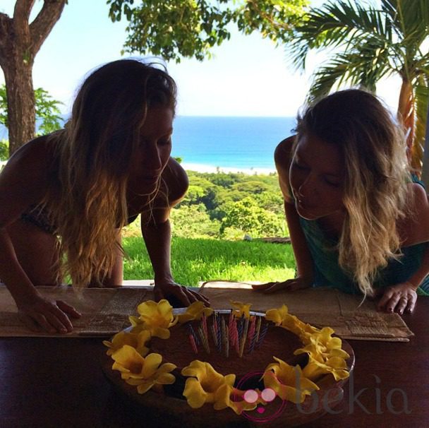 Gisele Bündchen y Patricia, su hermana gemela, celebran su 34 cumpleaños