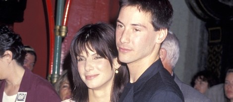 Sandra Bullock y Keanu Reeves en el estreno de 'Speed'