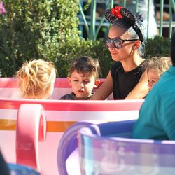 Nicole Richie disfruta junto a sus hijos Harlow Madden y Sparrow Madden