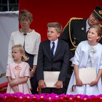 Los hijos de los Reyes de Bélgica en el Día Nacional de Bélgica 2014