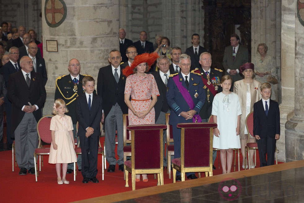 Los Reyes de Bélgica y sus hijos en el Día Nacional de Bélgica 2014