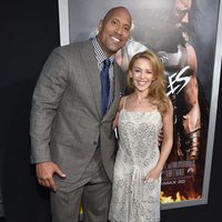 Kylie Minogue y Dwayne Johnson en el estreno de 'Hércules' en Los Angeles