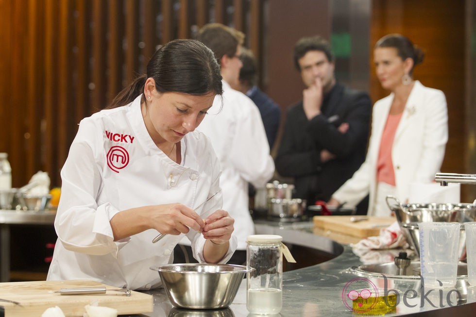 Vicky cocinando durante la final de 'Masterchef 2'