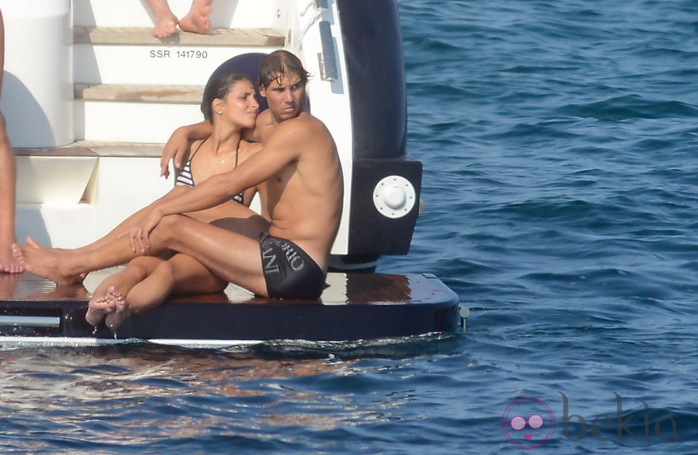 Rafa Nadal y Xisca Perelló muy enamorados en un barco