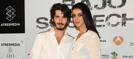 Yon González y Blanca Romero en la presentación del rodaje de 'Bajo sospecha'