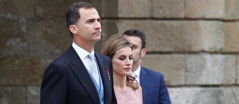 Los Reyes Felipe y Letizia en la ofrenda floral al Apostol Santiago