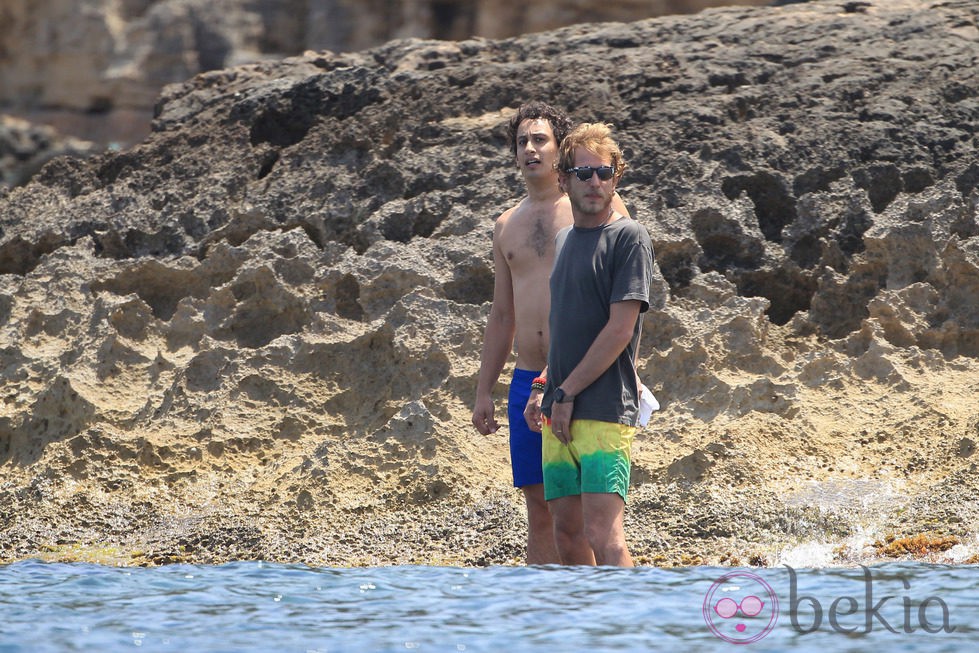 Alex Dellal y Andrea Casiraghi en Ibiza