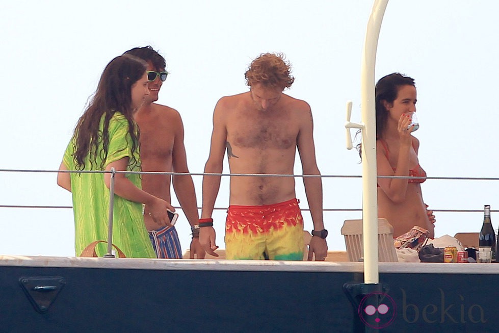 Andrea Casiraghi presume de torso desnudo junto a Tatiana Santo Domingo en Ibiza