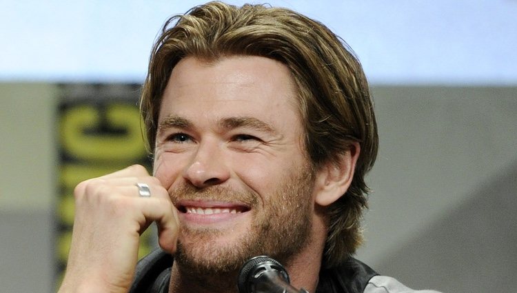 Chris Hemsworth presentando 'Los Vengadores: La era de Ultrón' en la Comic Con 2014