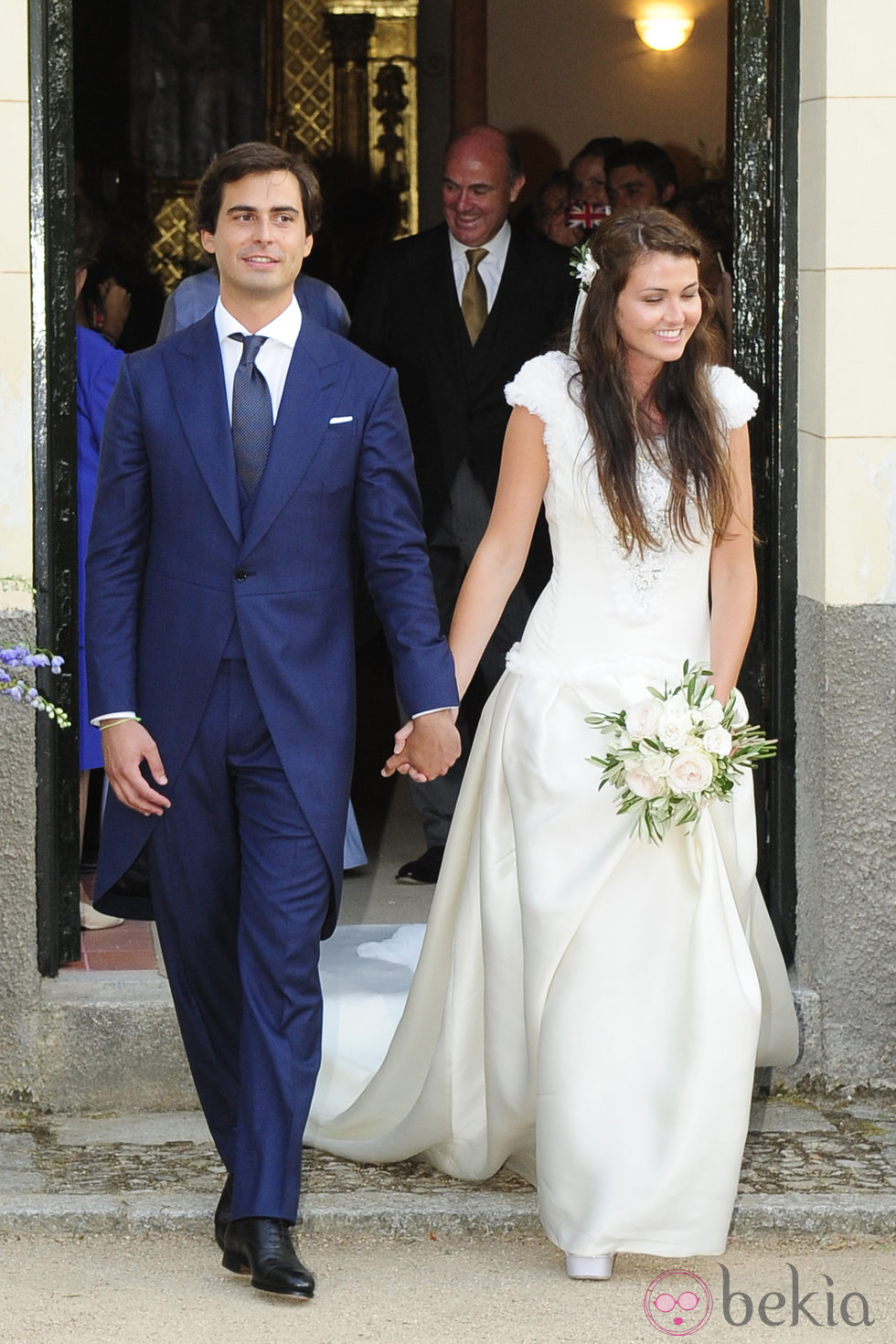 Belen de Guidos y Gonzalo Diniz Mendez saliendo de la iglesia