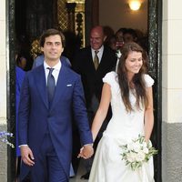 Belen de Guidos y Gonzalo Diniz Mendez saliendo de la iglesia