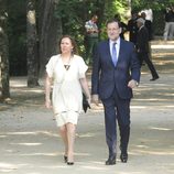 Mariano Rajoy y su mujer Elvira Fernández Balboa en la boda de Belén de Guindos y Gonzalo Diniz