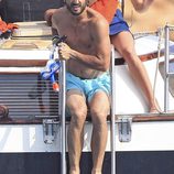 Carlos Felipe de Suecia en un barco en Ibiza