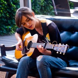 Keira Knightley mostrando su faceta musical en 'Begin Again'